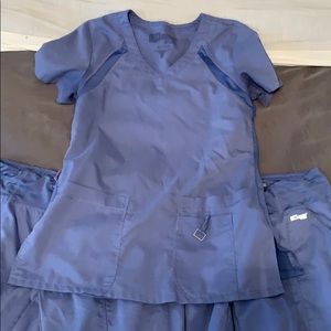 2 XS active greys anatomy pants. 1 XS active top.